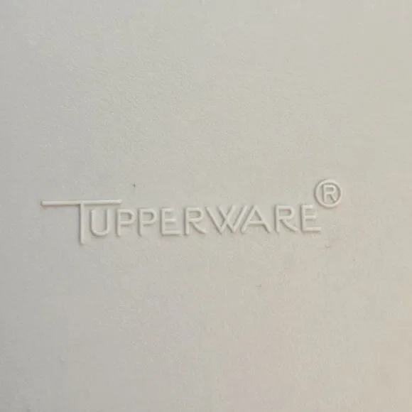 Vintage Tupperware Almond Divided Vegetable Fruit Chip & Dip Serving Tray & Lid - Picture 6 of 7